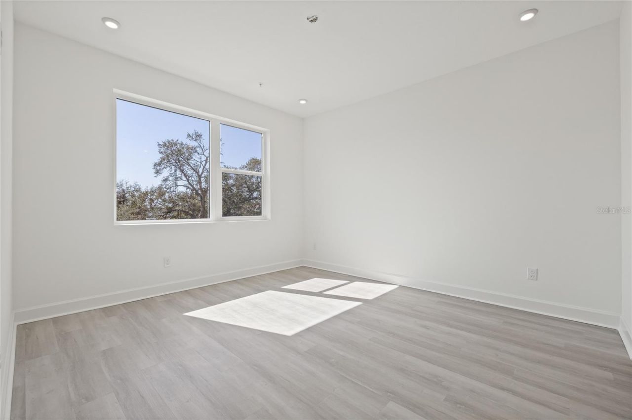 305 15th Street N, Saint Petersburg, FL 33705 Photo