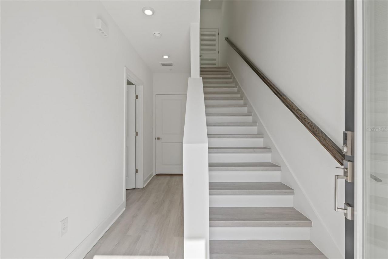 305 15th Street N, Saint Petersburg, FL 33705 Photo