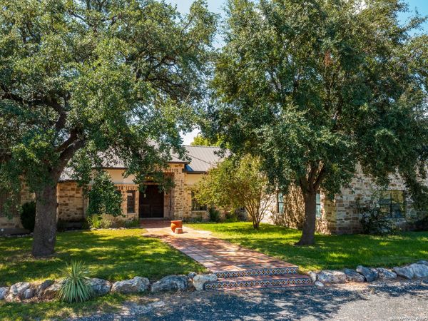 13831 TX Highway 127, Sabinal, TX 78881