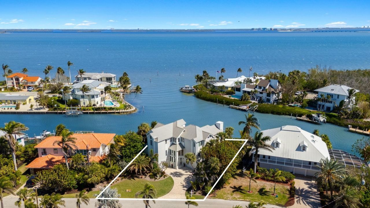 1490 Angel Dr, Sanibel, FL 33957 Photo