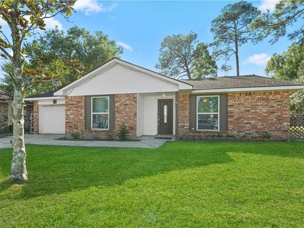 130 TRAFALGAR Square, Slidell, LA 70461