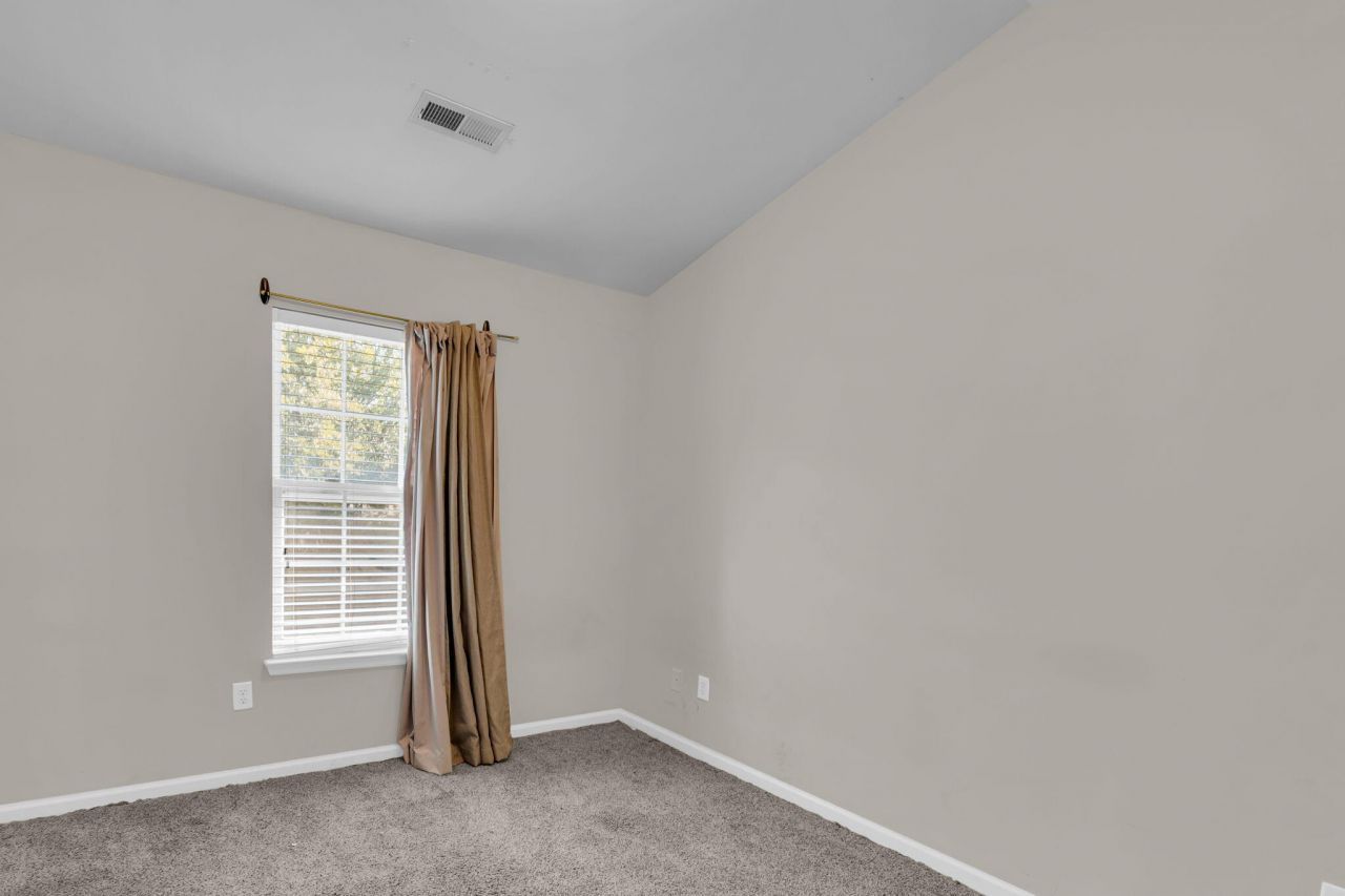 201 Darcy Avenue Photo 14