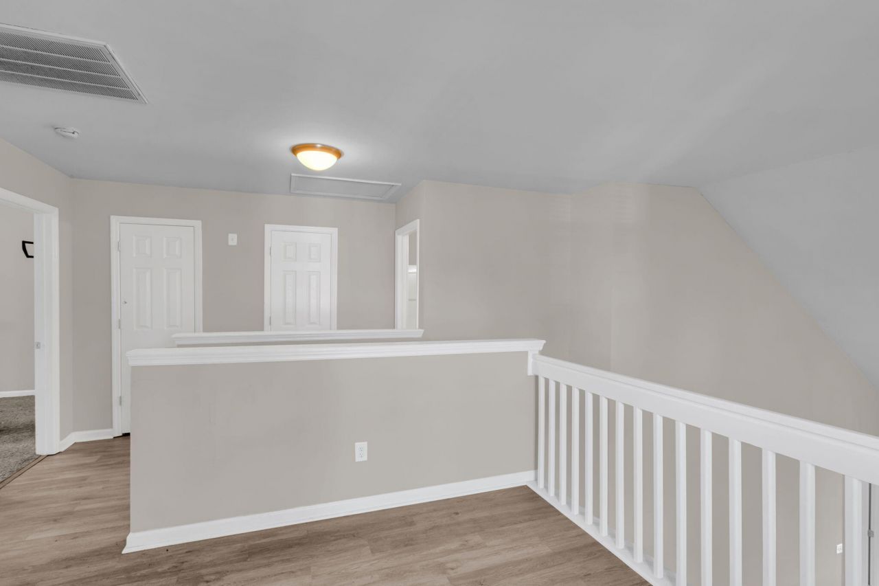 201 Darcy Avenue Photo 16