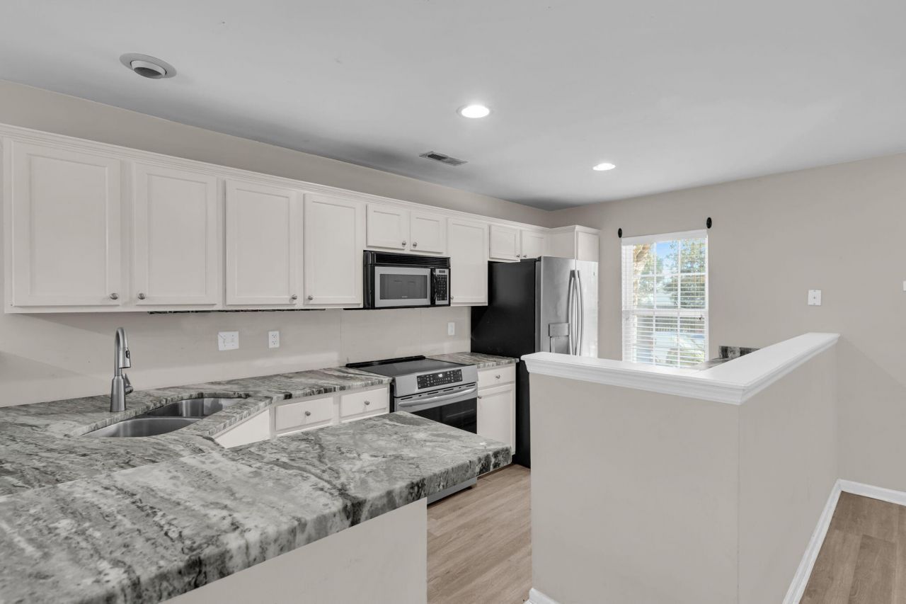 201 Darcy Avenue Photo 2