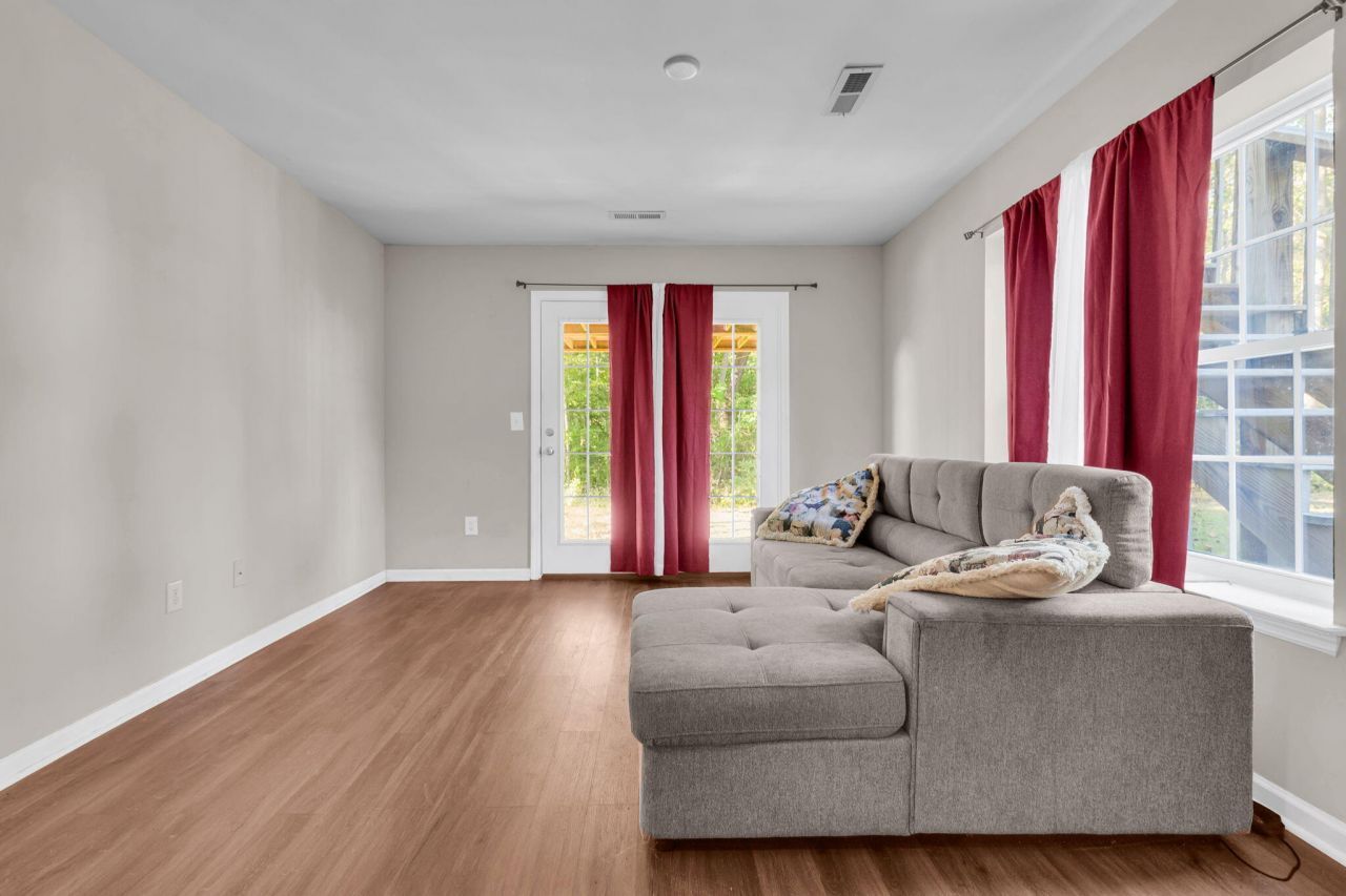 201 Darcy Avenue Photo 21