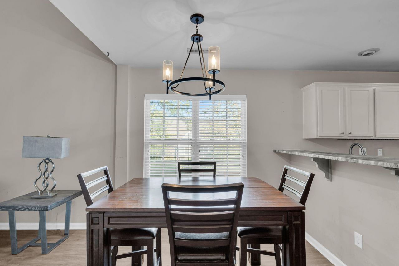 201 Darcy Avenue Photo 5