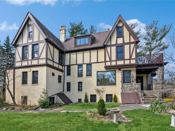 180-24 Grand Central Parkway, Jamaica Estates, NY 11432