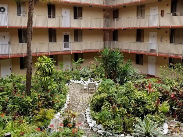 2830 Somerset Drive, Unit n, Lauderdale Lakes, FL 33311