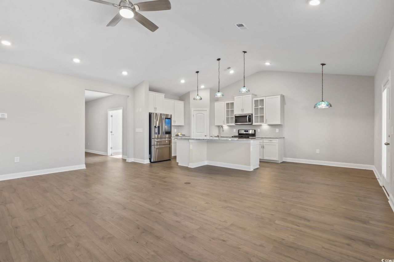 5037 Sassari St. Photo 7