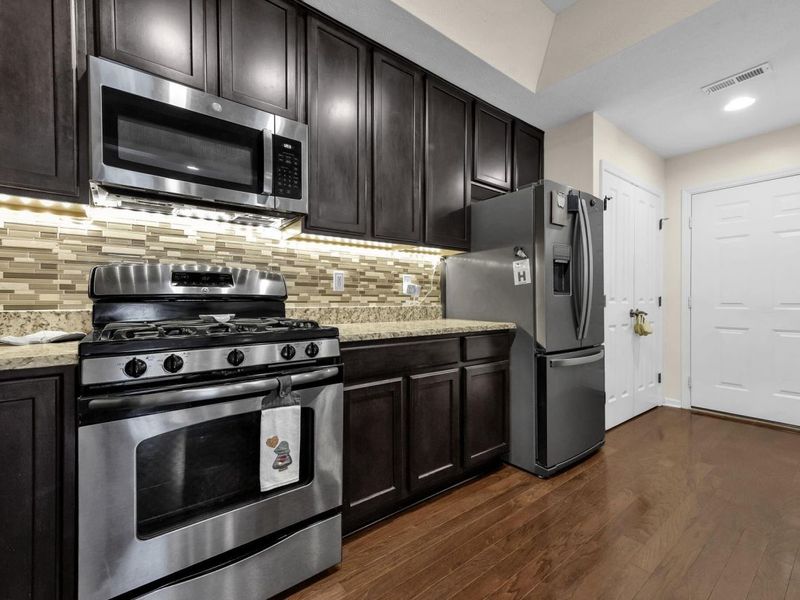 365 Cover Place, Columbus, OH 43235 Photo 11