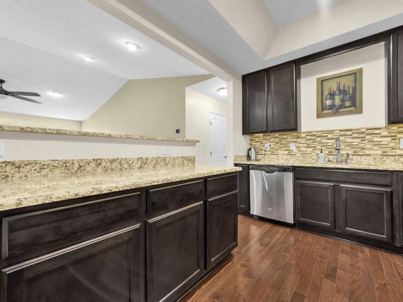 365 Cover Place, Columbus, OH 43235 Photo 14