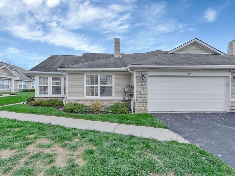 365 Cover Place, Columbus, OH 43235 Photo 2