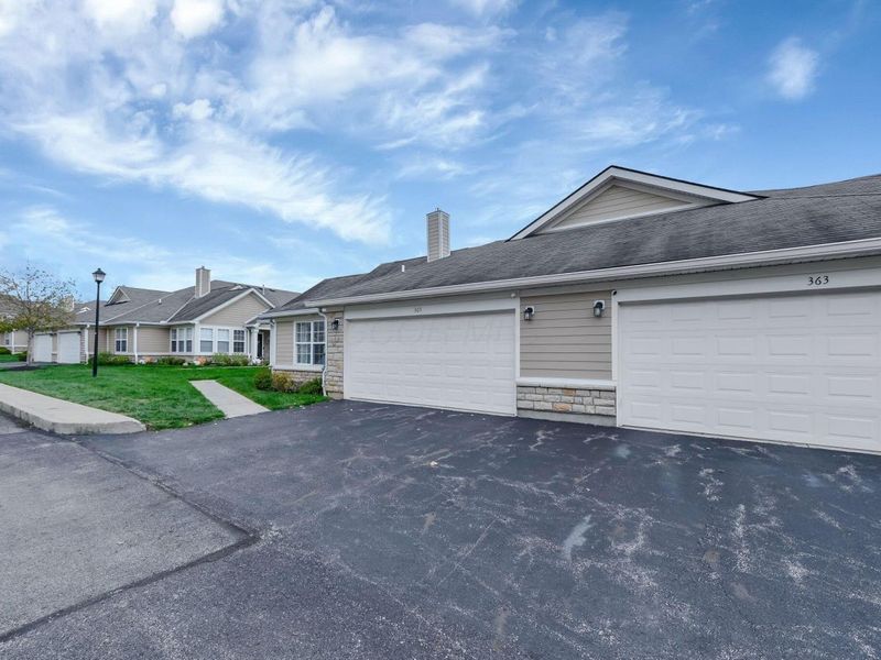 365 Cover Place, Columbus, OH 43235 Photo 3