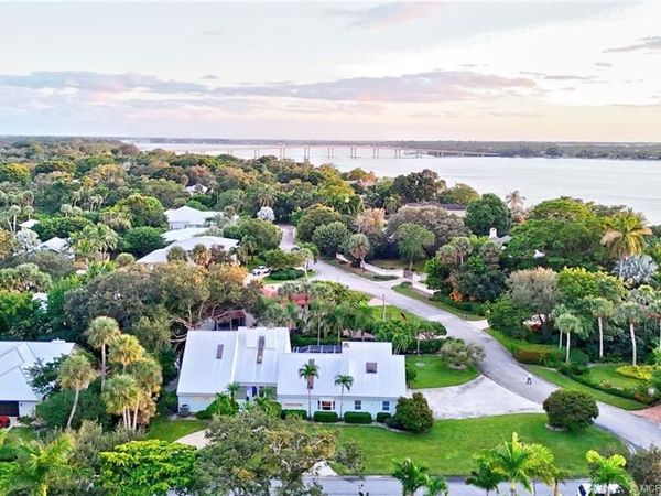 9 Quail Run Lane, Stuart, FL 34996