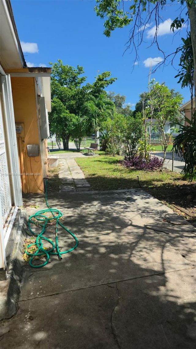 17960 NW 22nd Ct, Miami Gardens, FL 33056 Photo