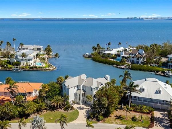 1490 Angel DR, SANIBEL, FL 33957