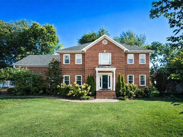 957 Threewood Circle, Bowling Green, KY 42103