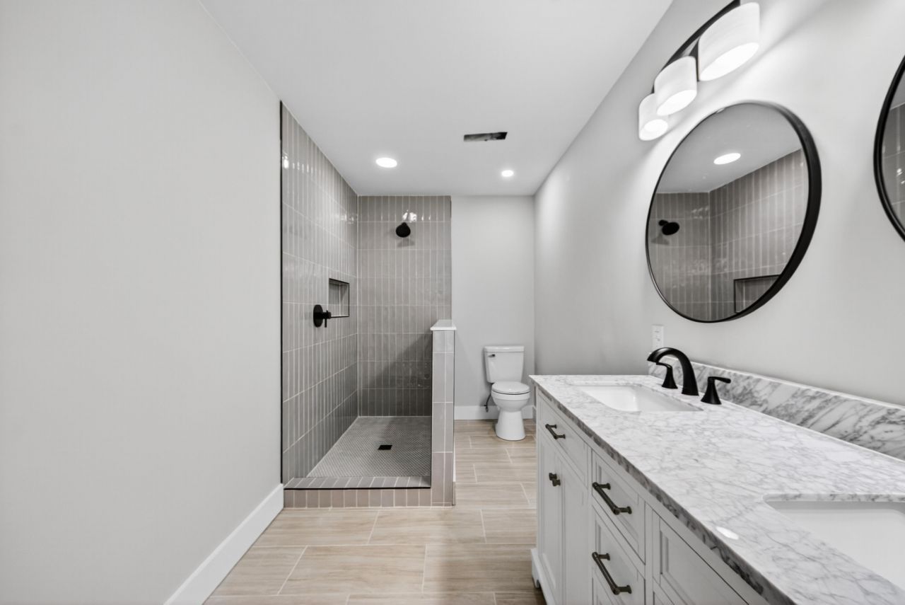 2943 Cathedral Lane Photo 17