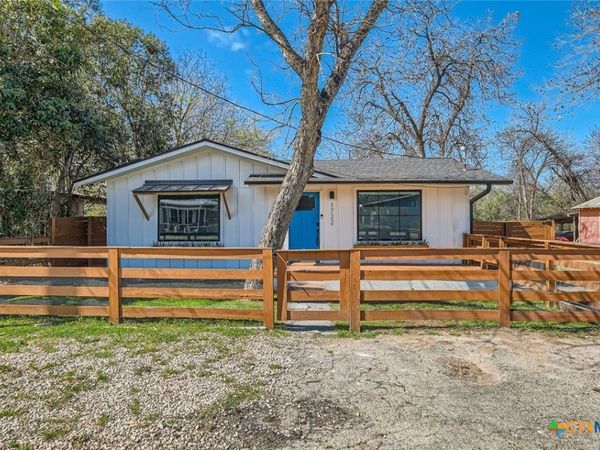 1722 Lee Street, New Braunfels, TX 78130
