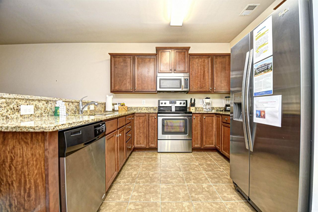 6253 Catalina Dr. Photo 5