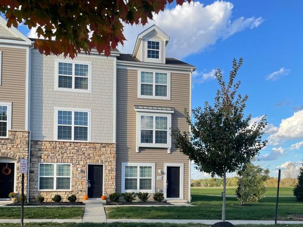 292 Autumn Ridge Circle, Pickerington, OH 43147