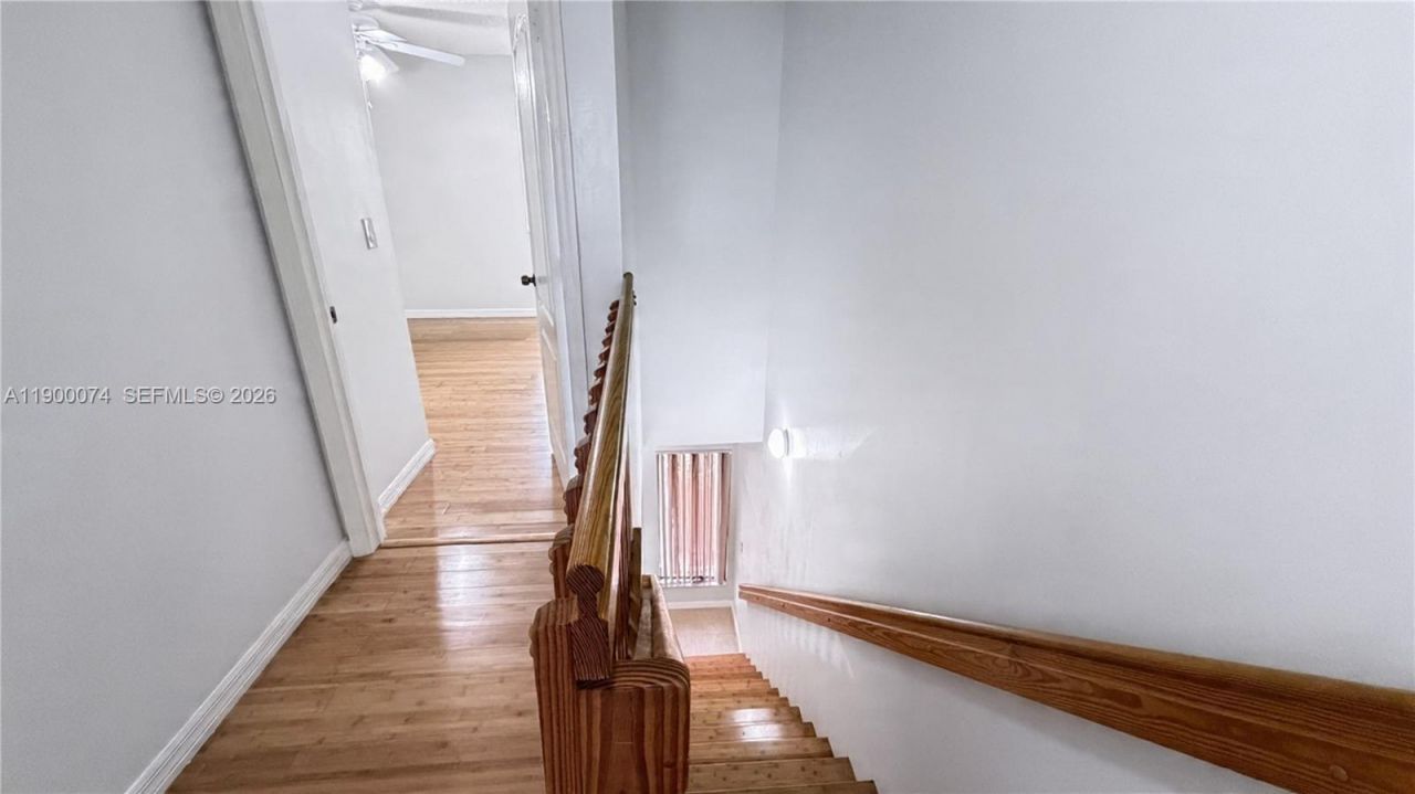 870 NE 212th Ter, Unit 4, Miami, FL 33179 Photo