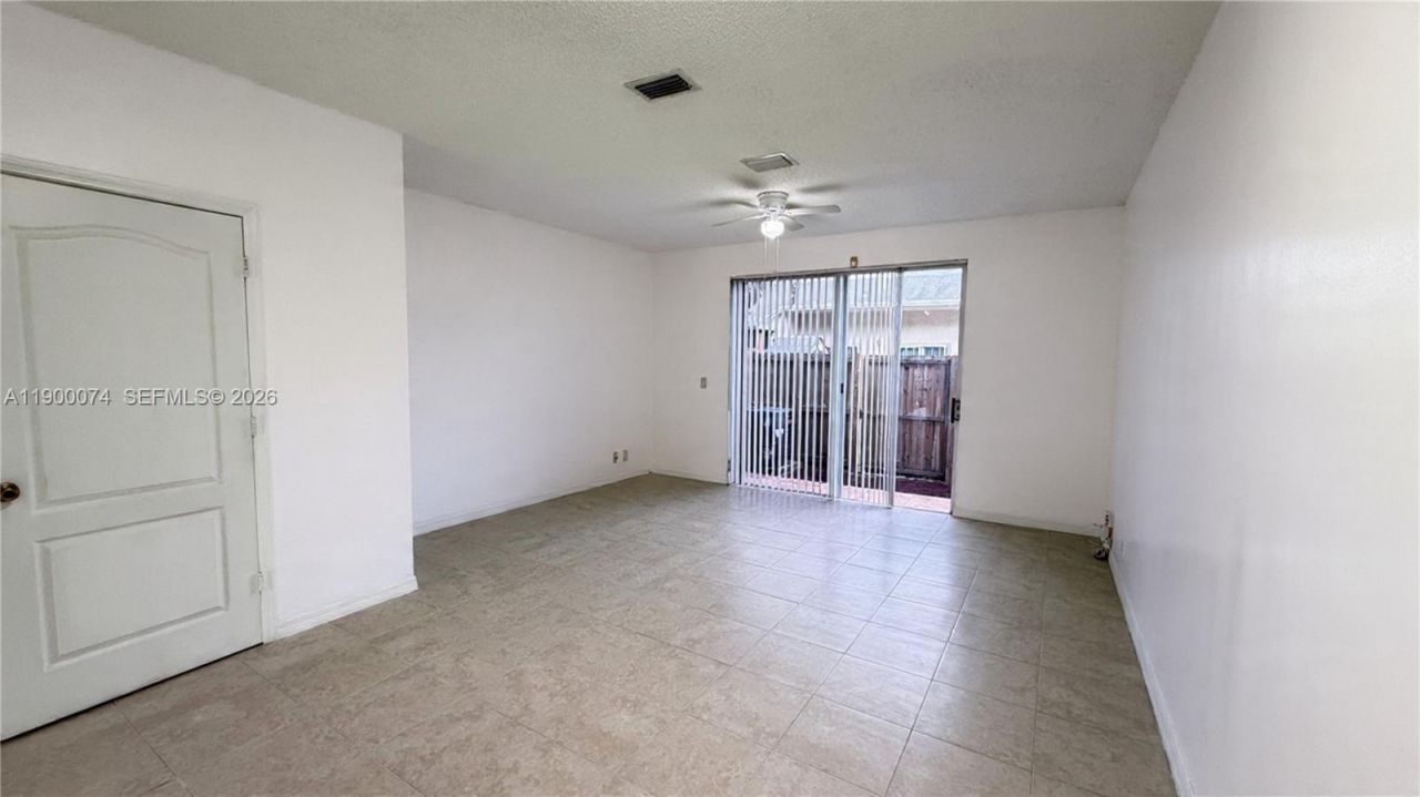 870 NE 212th Ter, Unit 4, Miami, FL 33179 Photo