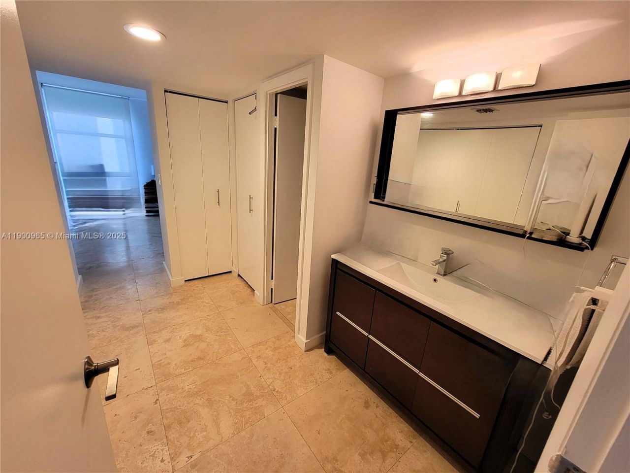 20379 W Country Club Dr, Unit 539, Aventura, FL 33180 Photo