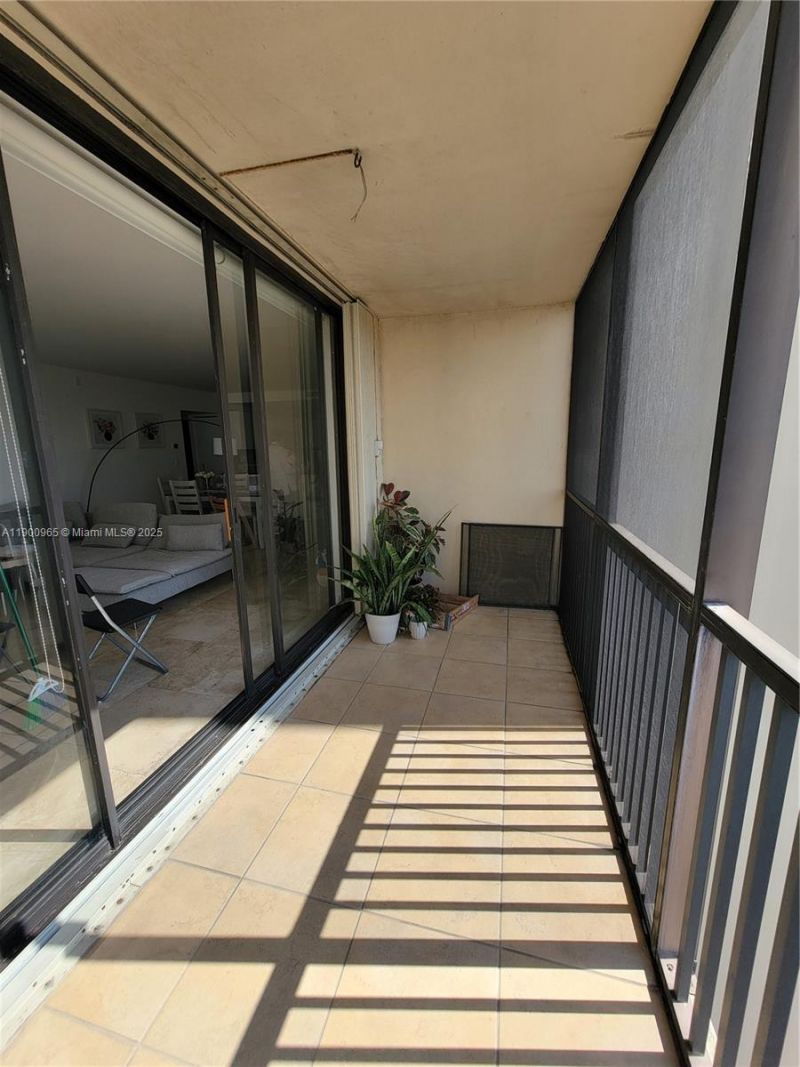 20379 W Country Club Dr, Unit 539, Aventura, FL 33180 Photo