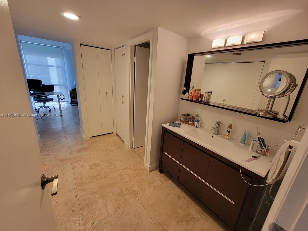20379 W Country Club Dr, Unit 539, Aventura, FL 33180 Photo