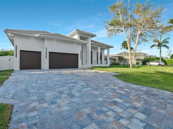 1317 Cypress Woods DR, NAPLES, FL 34103