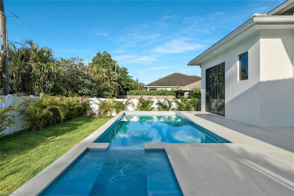 1317 Cypress Woods Dr, Naples, FL 34103 Photo
