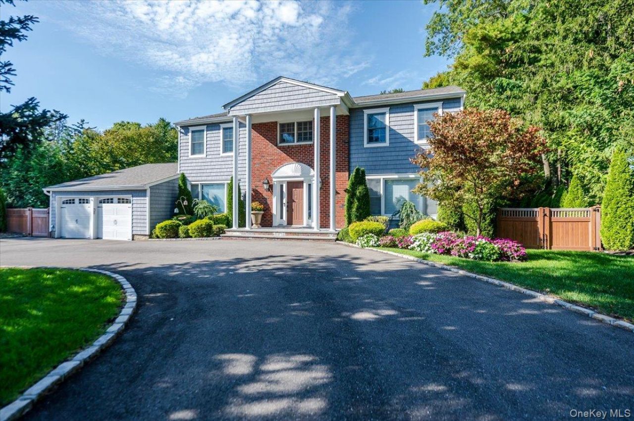 75 Karol Place, Muttontown, NY 11753 Main Photo