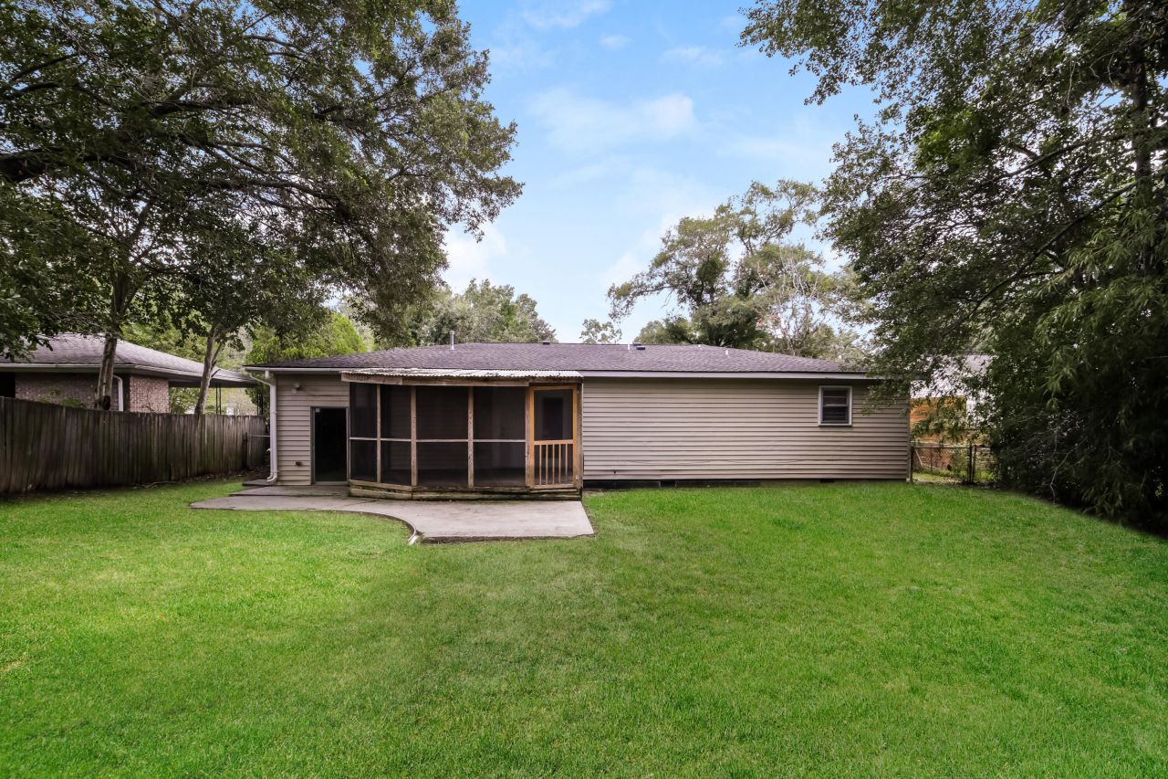 7021 Midland Drive Photo 10