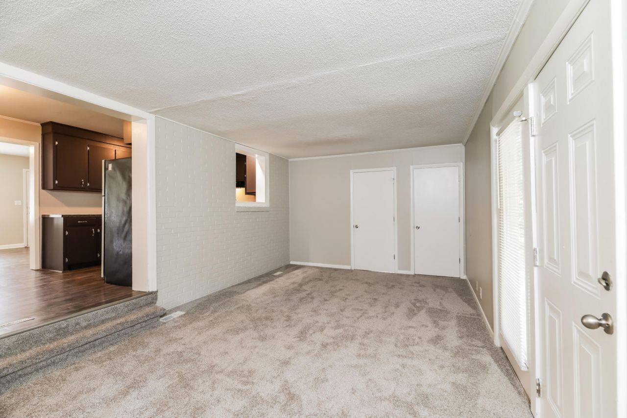 7021 Midland Drive Photo 7