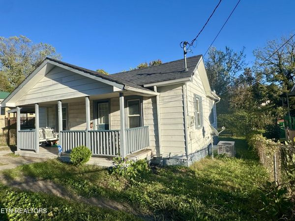 508 E Hemlock St, LaFollette, TN 37766