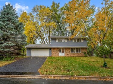 11036 27th Avenue S, Burnsville, MN 55337