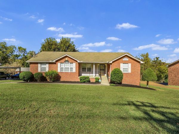 1943 Pinehurst Dr, Nashville, TN 37216