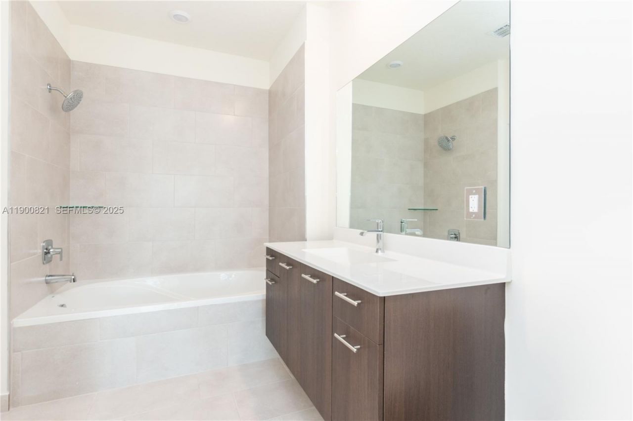 4640 NW 84th Ave, Unit 46, Doral, FL 33166 Photo