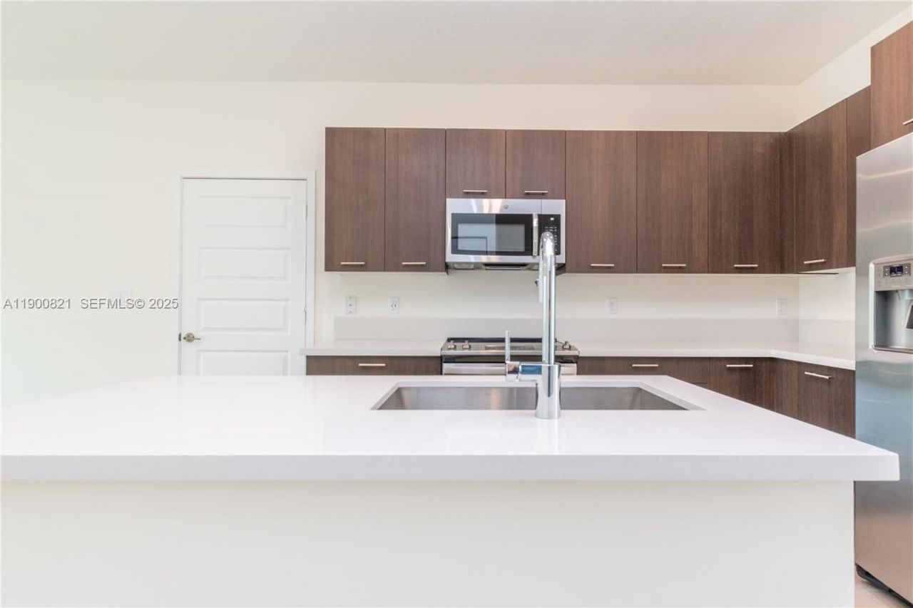 4640 NW 84th Ave, Unit 46, Doral, FL 33166 Photo