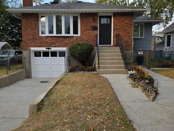 2711 W Alder Road, Bellmore, NY 11710