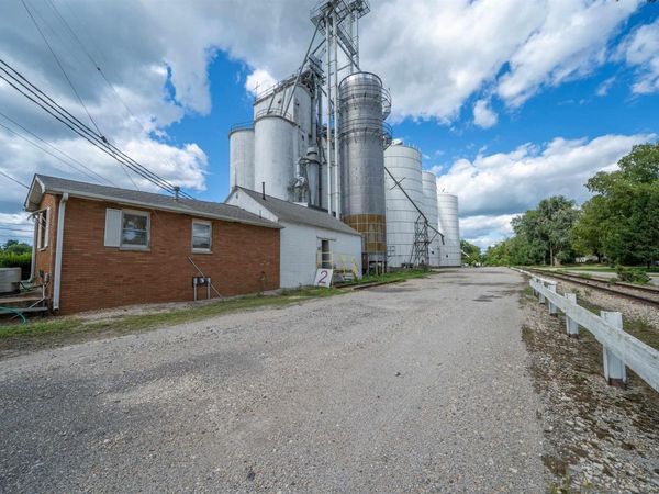 102 S BROADWAY Street, Unit 1-6, Forest City, IL 61532