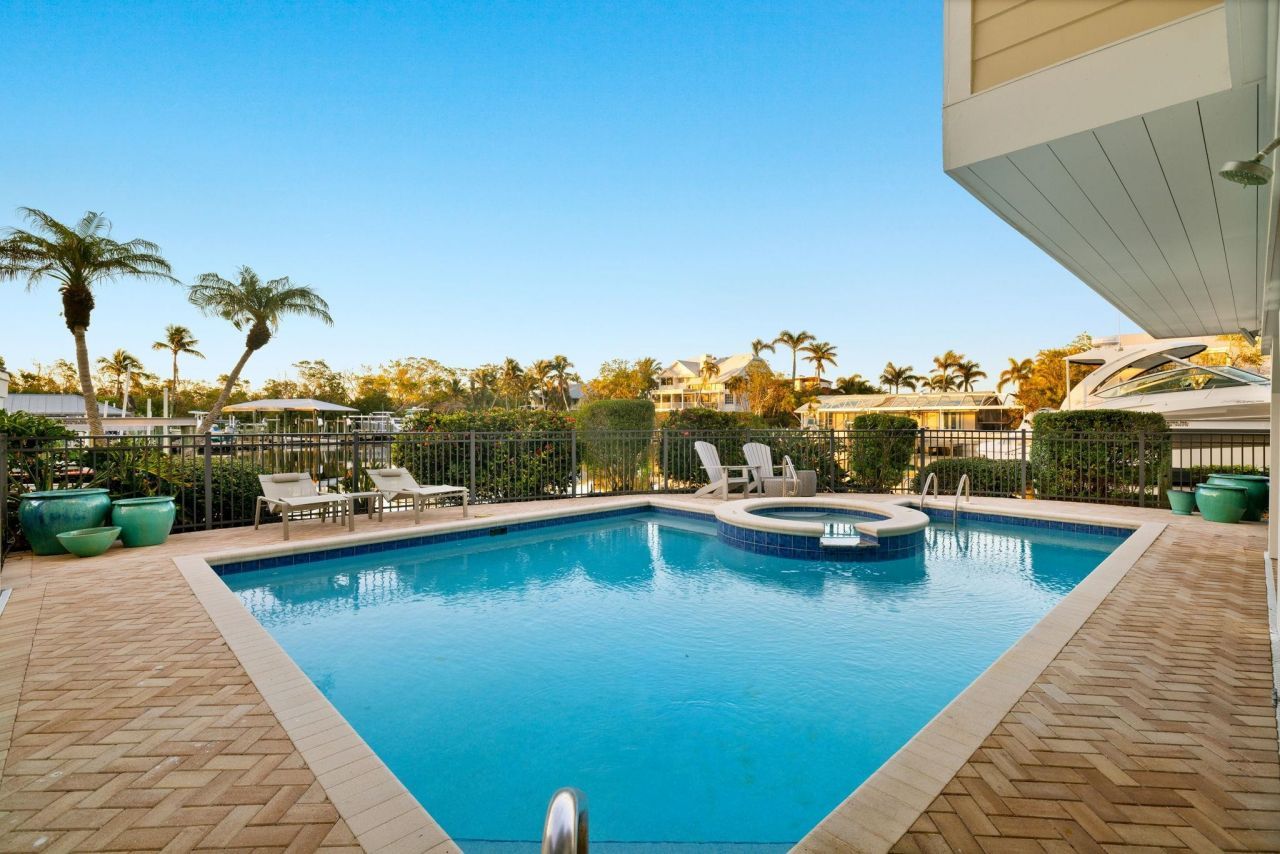 1290 Bay Drive, Sanibel, FL 33957 Photo