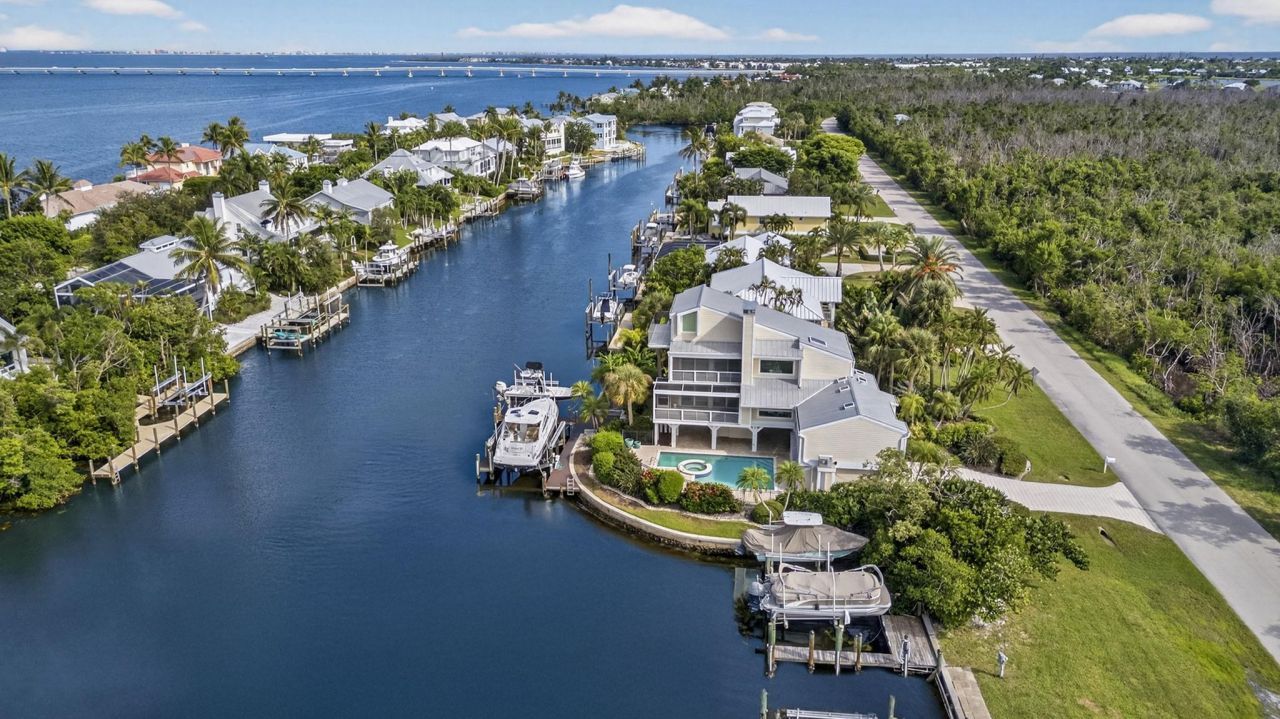 1290 Bay Drive, Sanibel, FL 33957 Photo