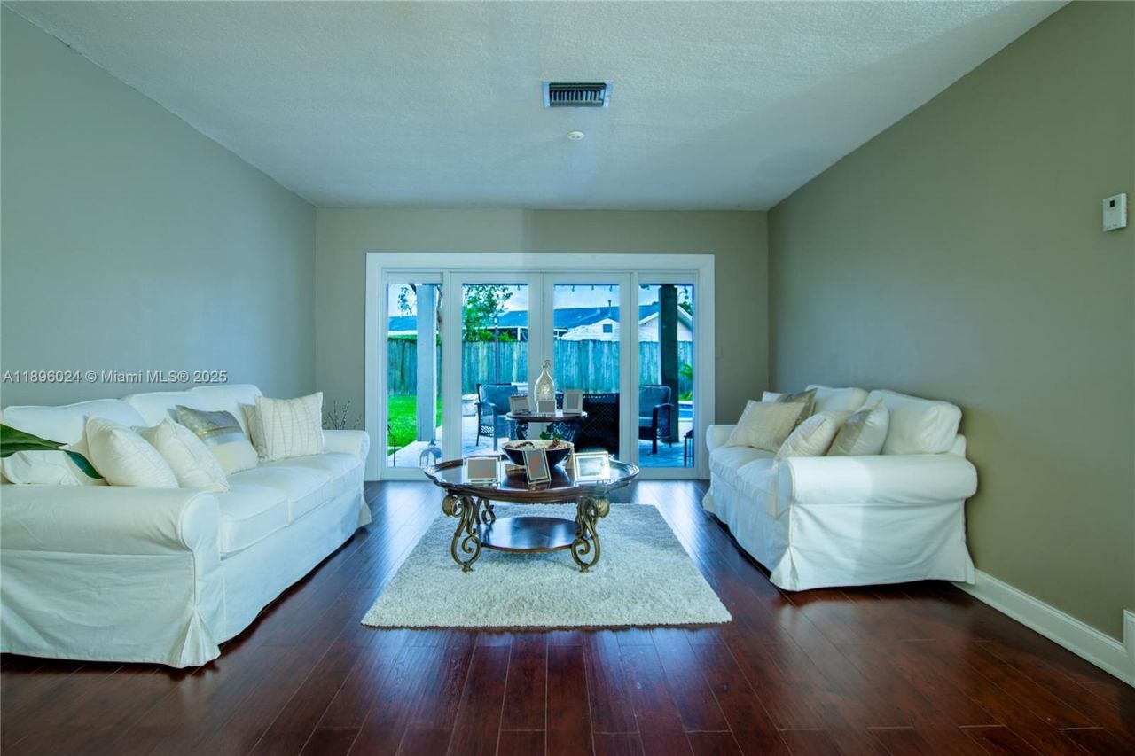 10820 SW 125th St, Miami, FL 33176 Photo