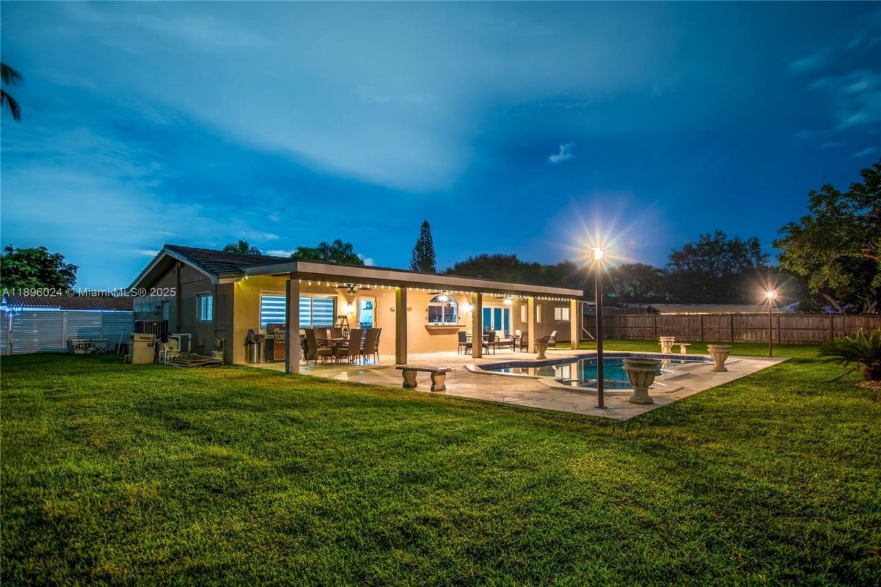 10820 SW 125th St, Miami, FL 33176 Photo