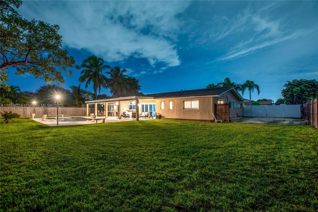 10820 SW 125th St, Miami, FL 33176 Photo
