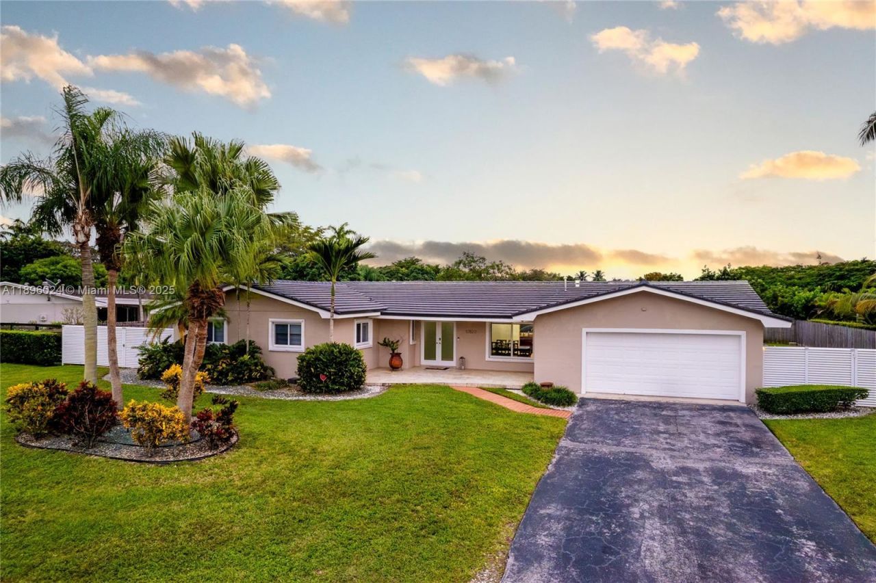 10820 SW 125th St, Miami, FL 33176 Photo