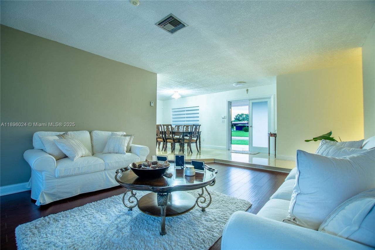 10820 SW 125th St, Miami, FL 33176 Photo