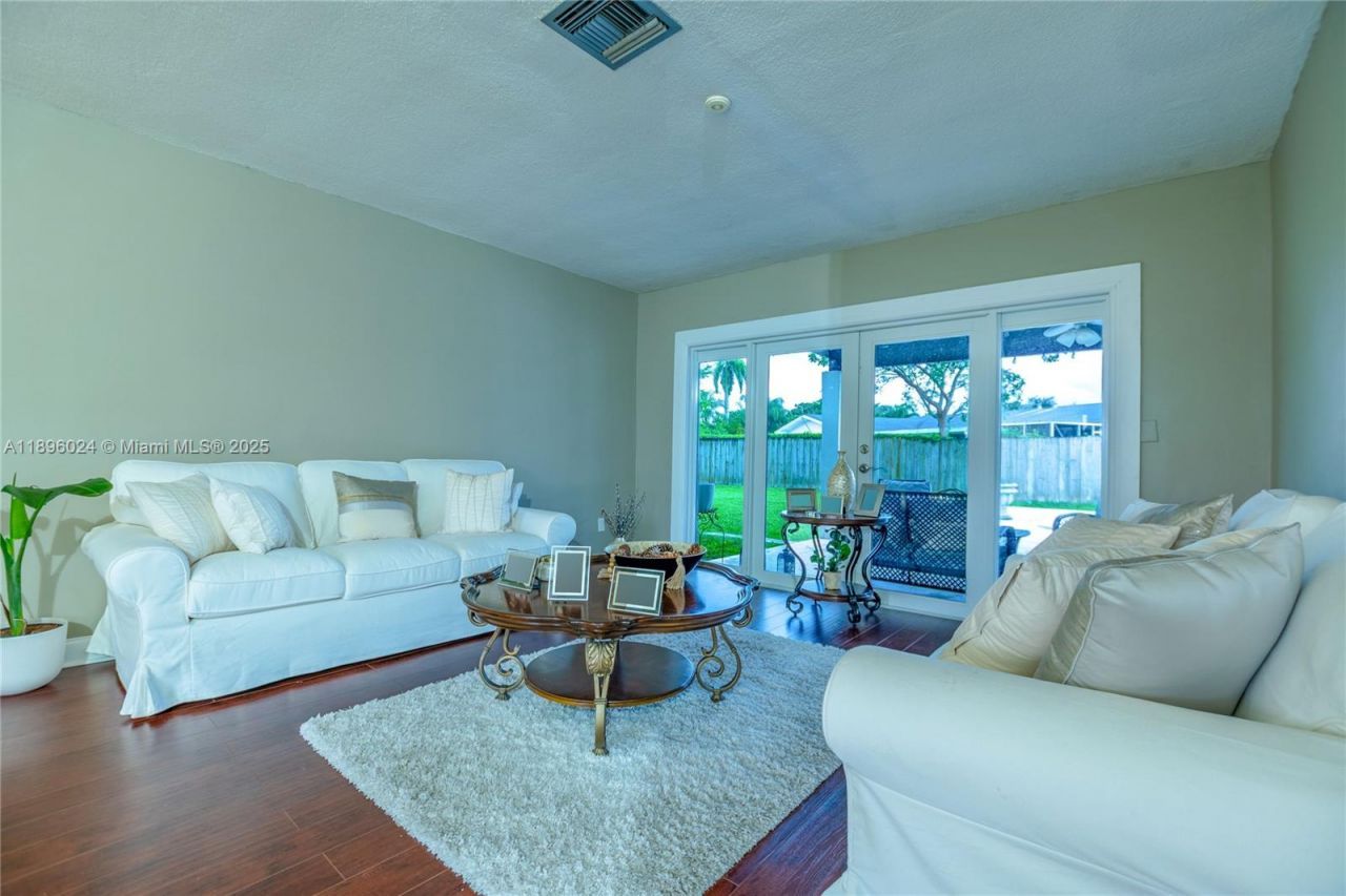 10820 SW 125th St, Miami, FL 33176 Photo